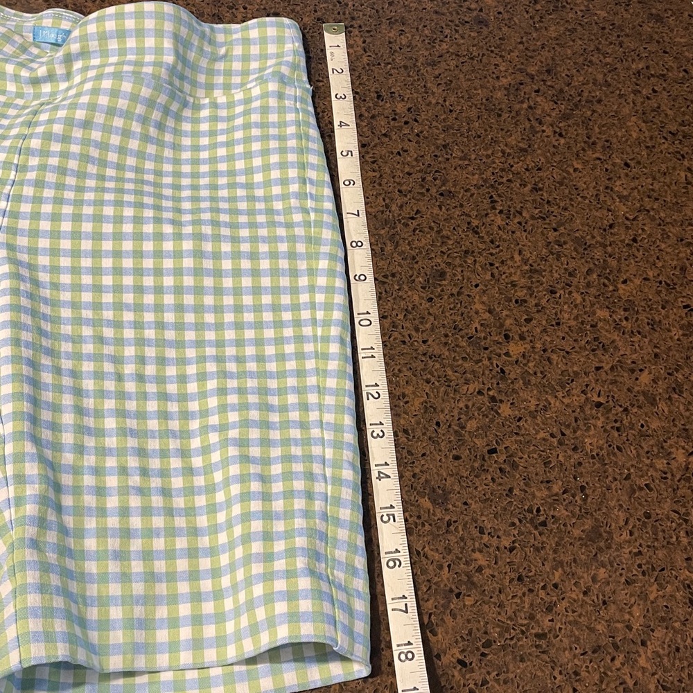 J.McLaughlin Masie pull-on shorts in green and white gingham print - Picture 6 of 8